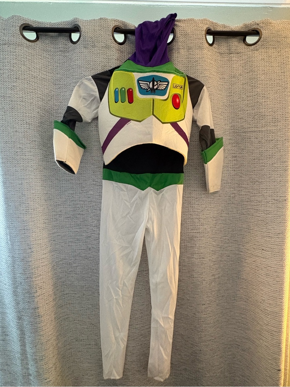 Disney Size small (6) Buzz Lightyear one piece Halloween Costume. Toy Story.
